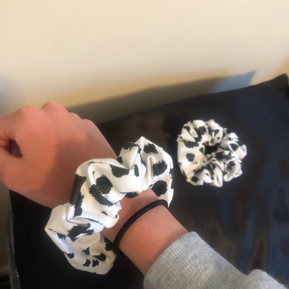 Cow print scrunchy! - Picture 3 of 4